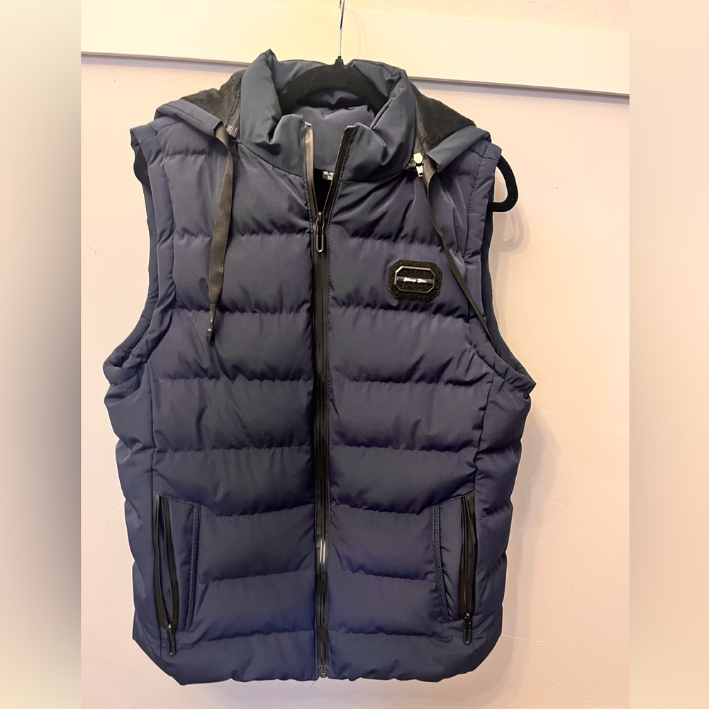 Zhang Hao Mens Zip Front Hooded Weatherproof Vest 
Navy blue Size 3-xl